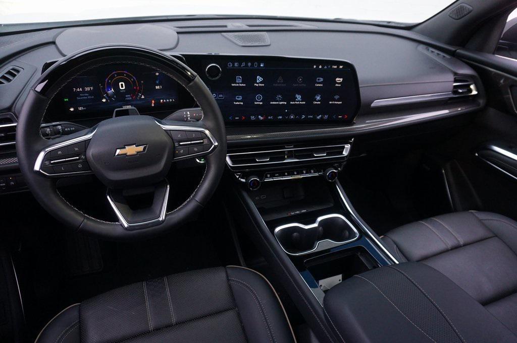 used 2025 Chevrolet Traverse car, priced at $44,595