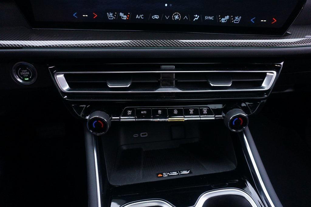 used 2025 Chevrolet Traverse car, priced at $44,595