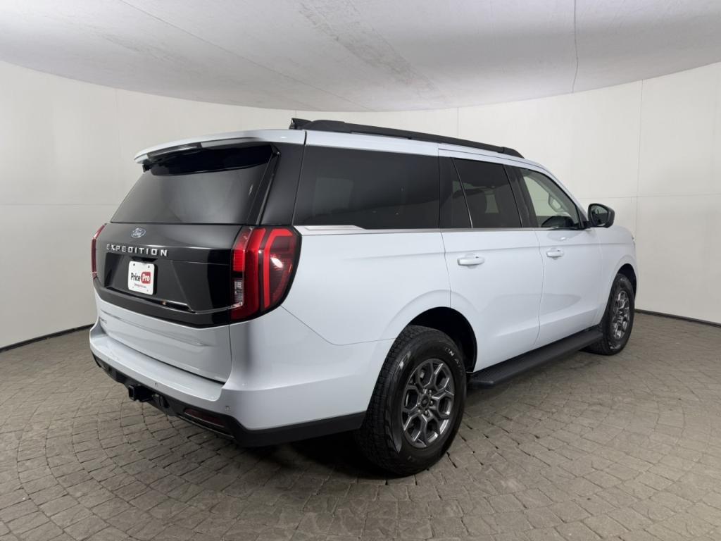 used 2025 Ford Expedition car, priced at $52,500