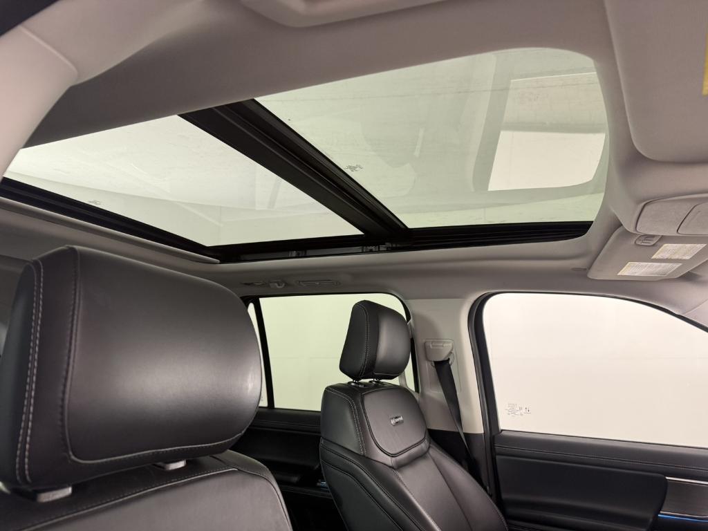 used 2025 Ford Expedition car, priced at $64,998