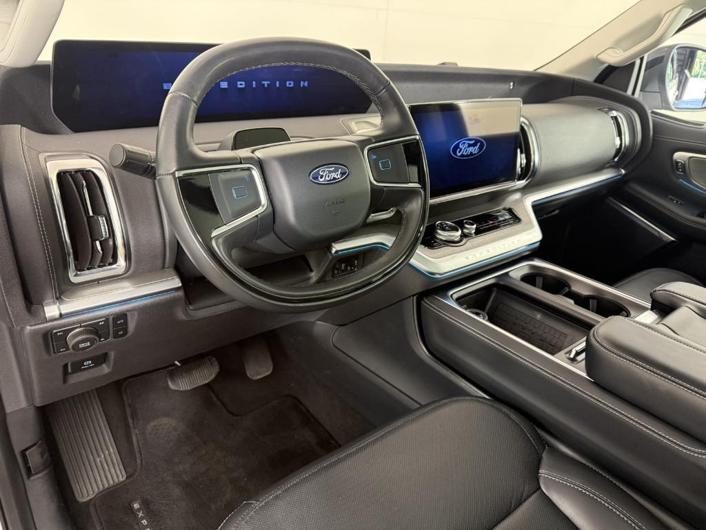 used 2025 Ford Expedition car, priced at $64,998