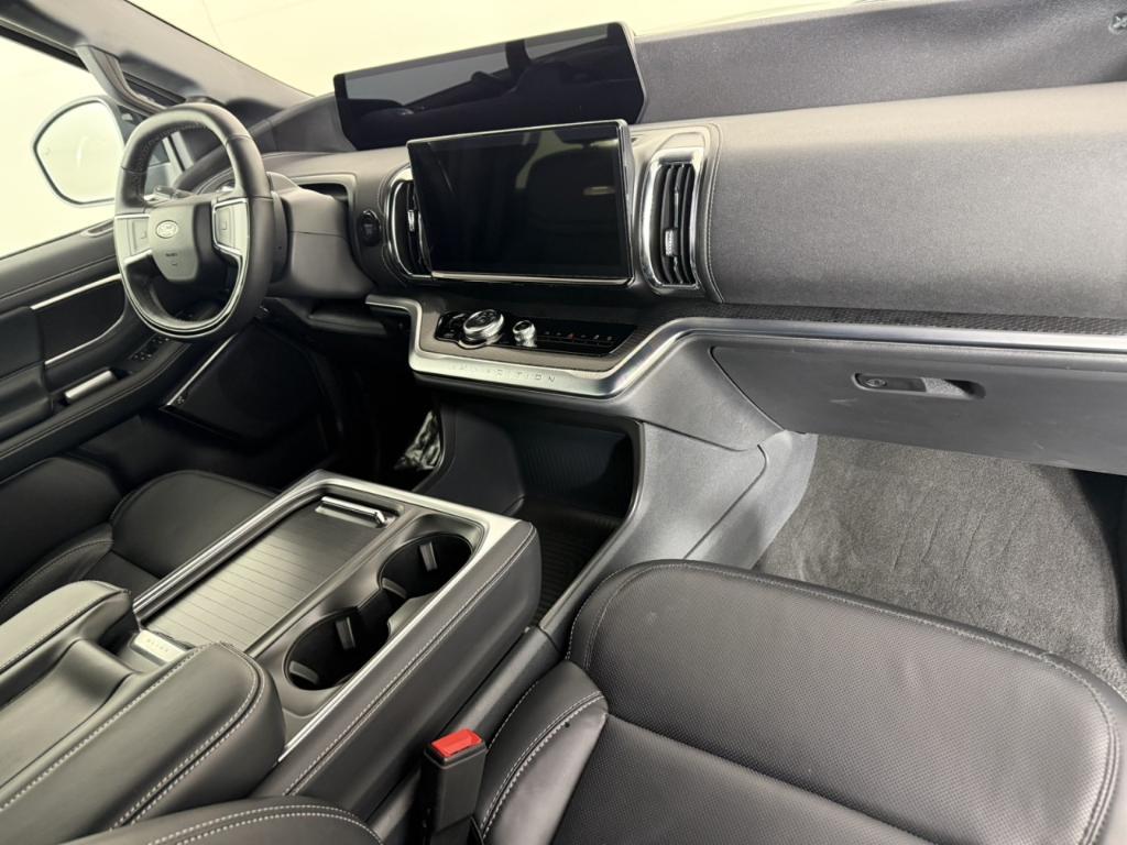 used 2025 Ford Expedition Max car, priced at $75,998