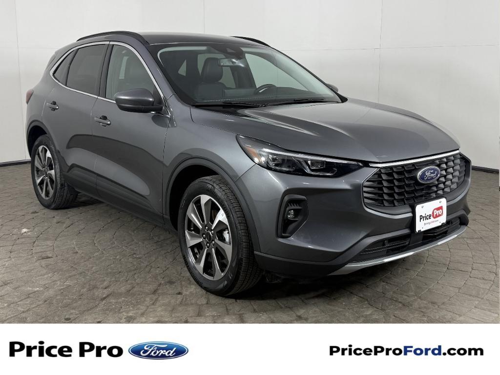 used 2025 Ford Escape car, priced at $26,998