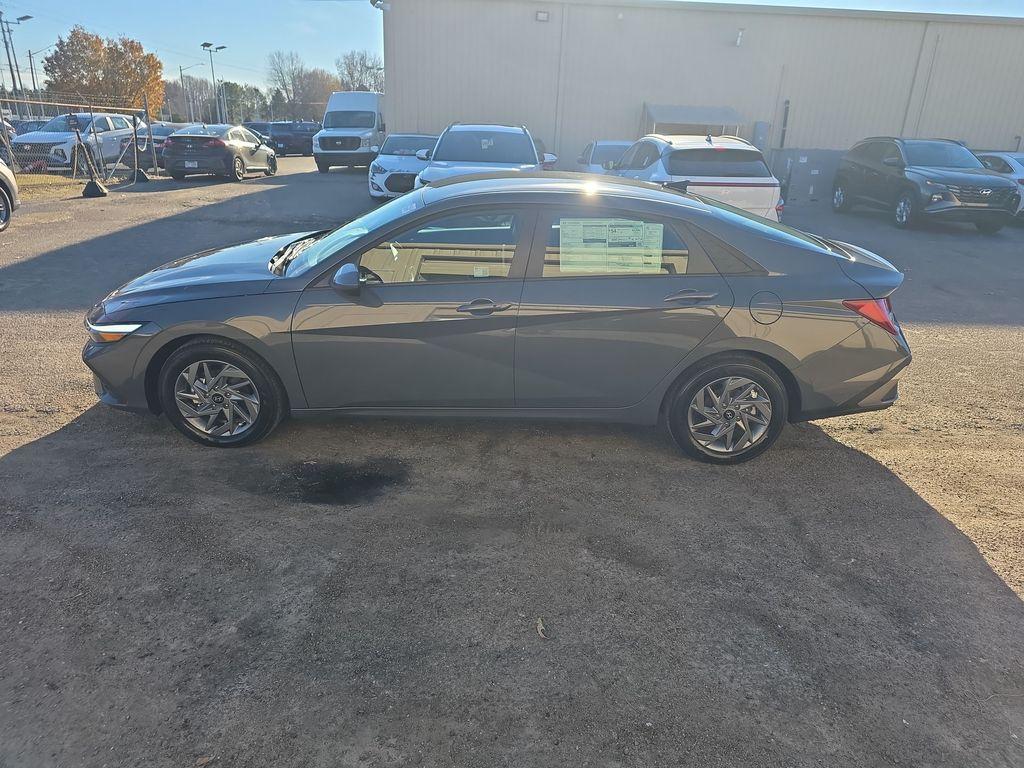 new 2026 Hyundai ELANTRA HEV car, priced at $26,585