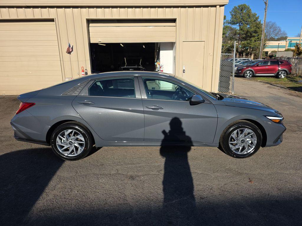 new 2026 Hyundai ELANTRA HEV car, priced at $26,585