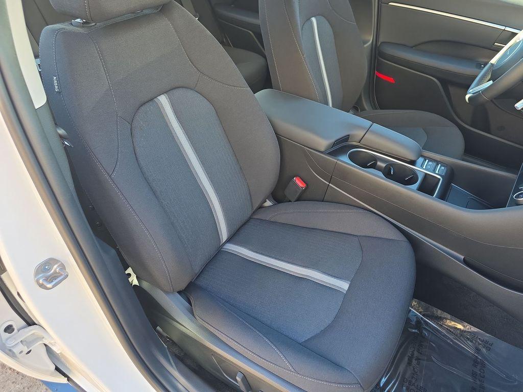 new 2025 Hyundai Sonata Hybrid car, priced at $31,235