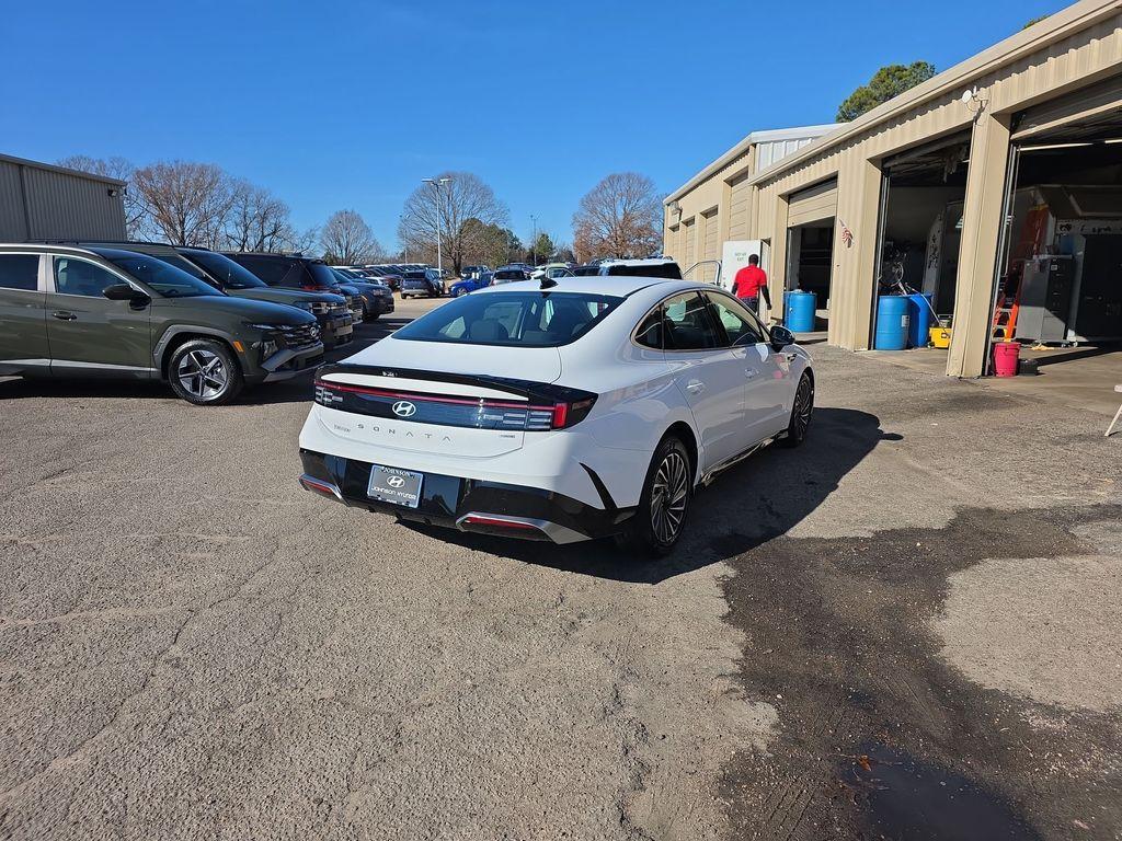 new 2025 Hyundai Sonata Hybrid car, priced at $31,235