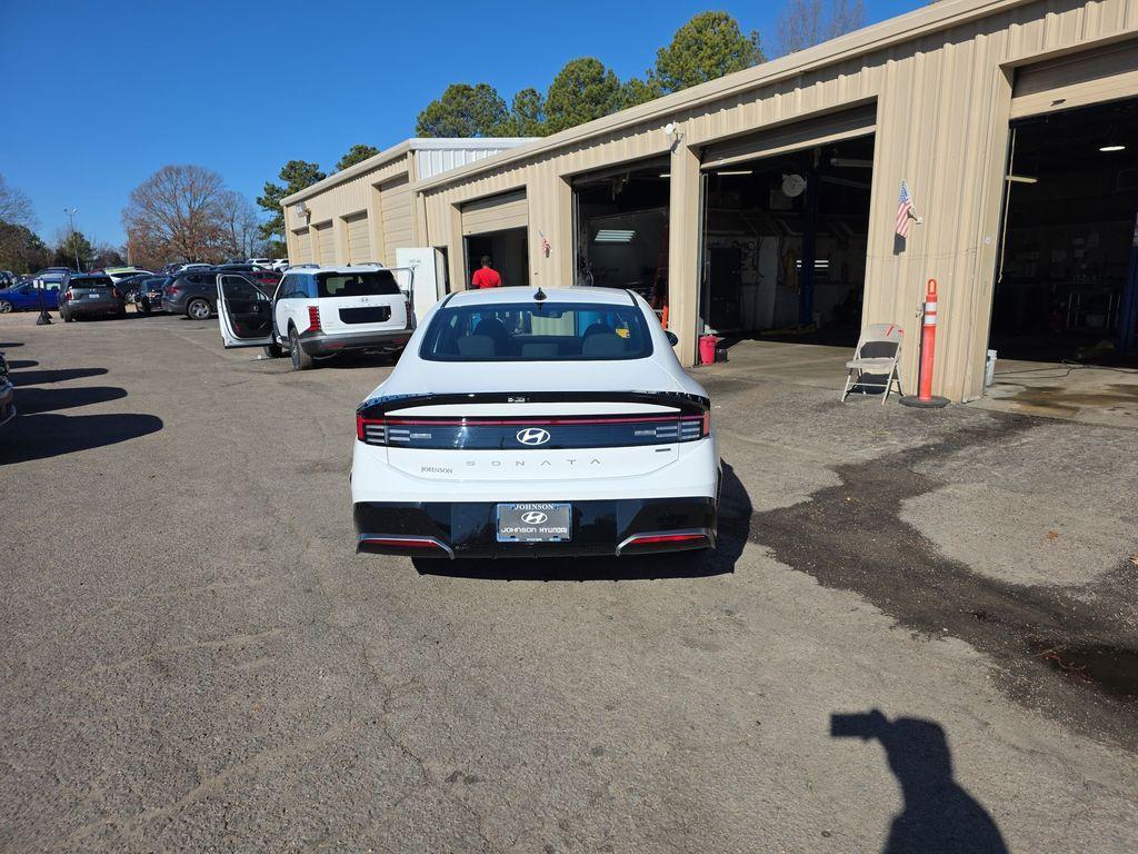 new 2025 Hyundai Sonata Hybrid car, priced at $31,235