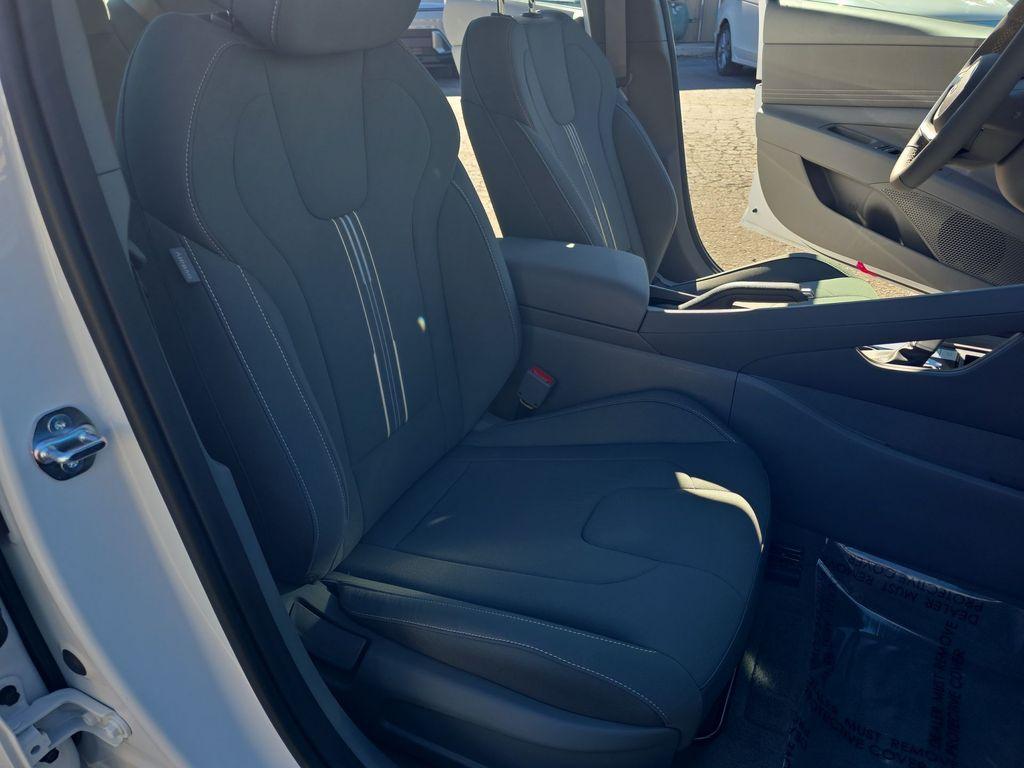 new 2025 Hyundai Elantra car, priced at $24,660