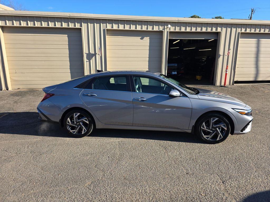 new 2026 Hyundai ELANTRA HEV car, priced at $30,970