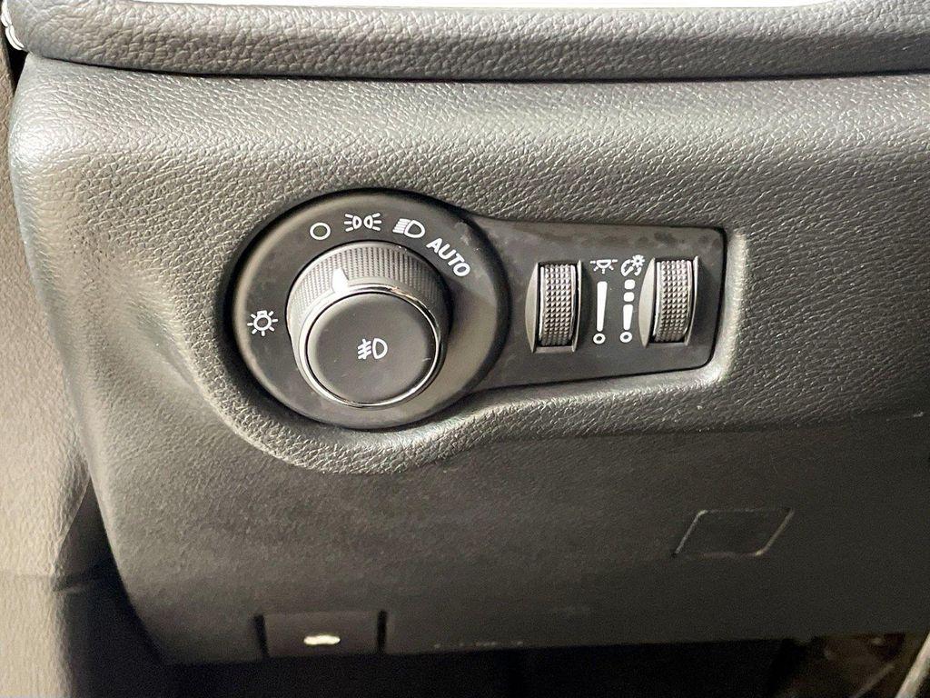 used 2024 Chrysler Pacifica Hybrid car, priced at $27,389