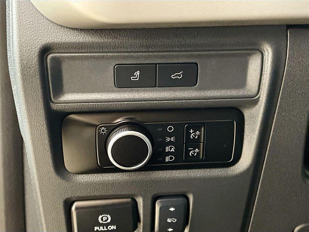 used 2024 Ford Expedition car, priced at $41,975