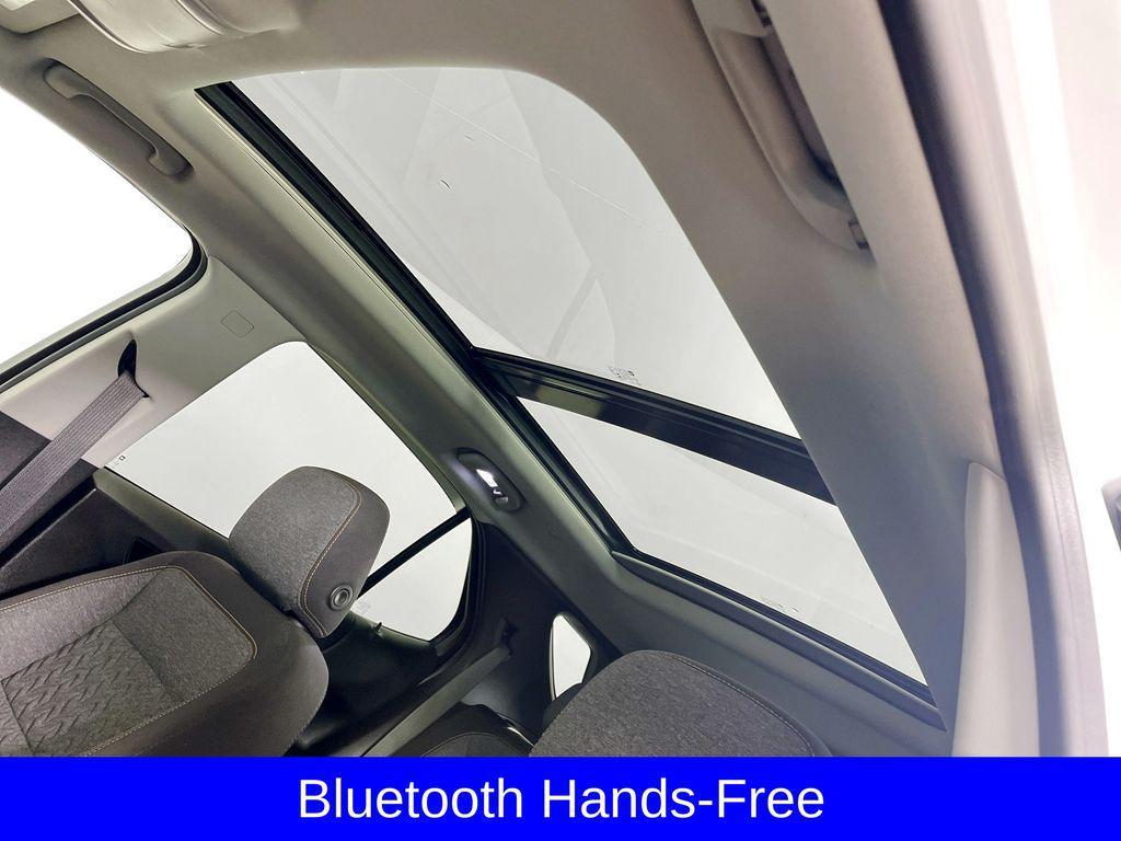 used 2023 Chevrolet Equinox car, priced at $22,994