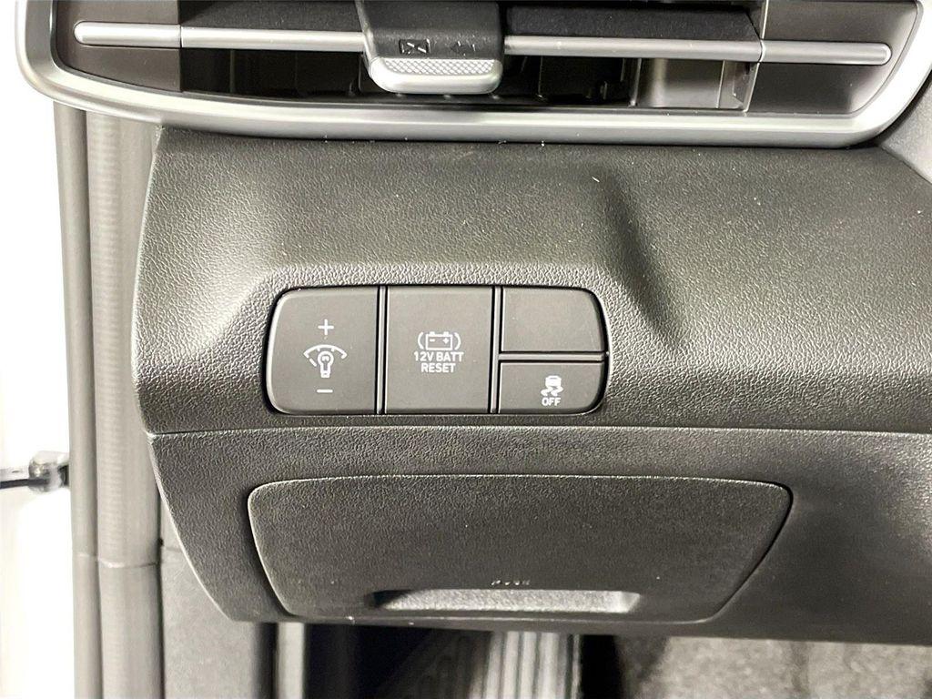 new 2026 Hyundai ELANTRA HEV car, priced at $26,279