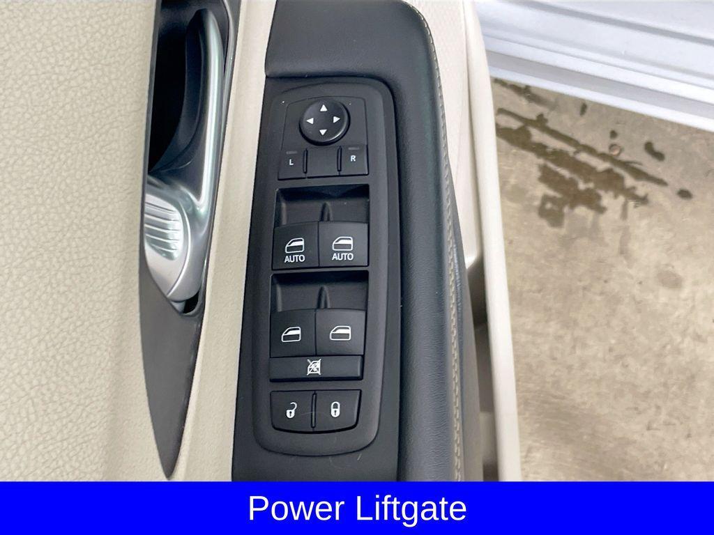 used 2024 Chrysler Pacifica car, priced at $28,998