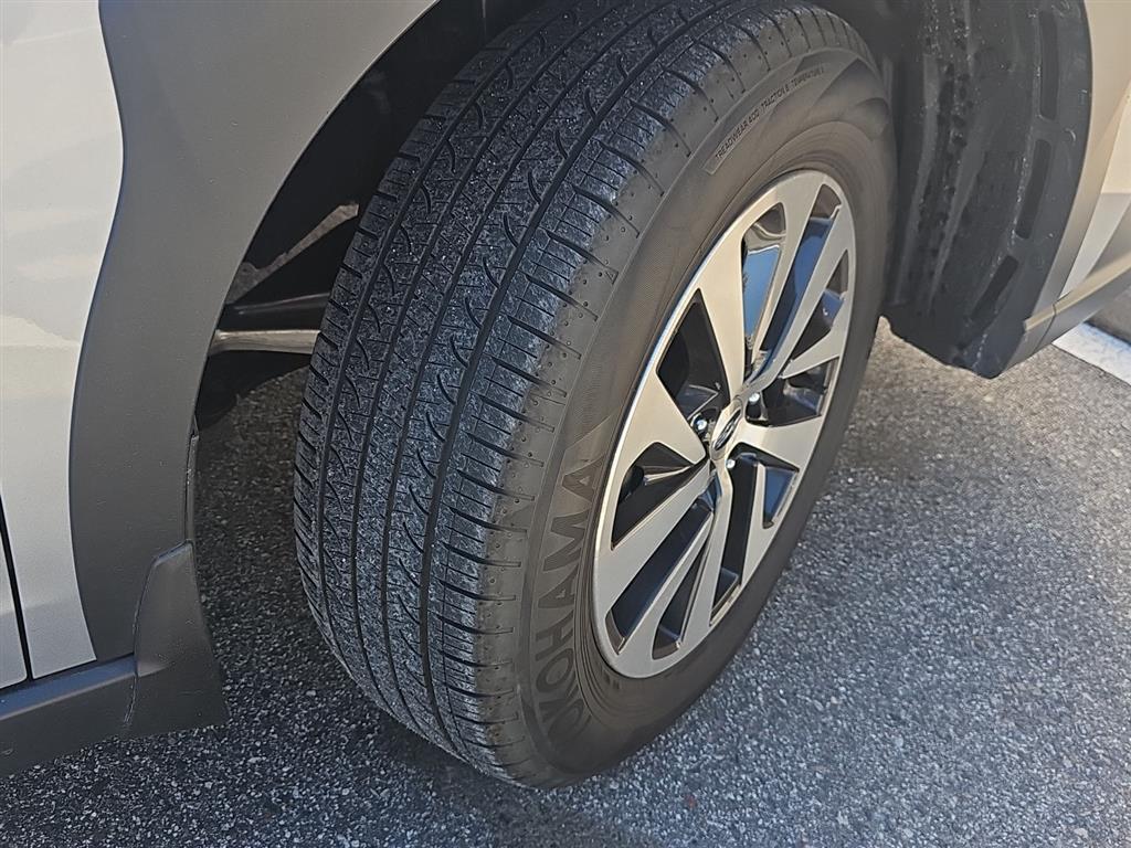 used 2025 Subaru Outback car, priced at $30,998