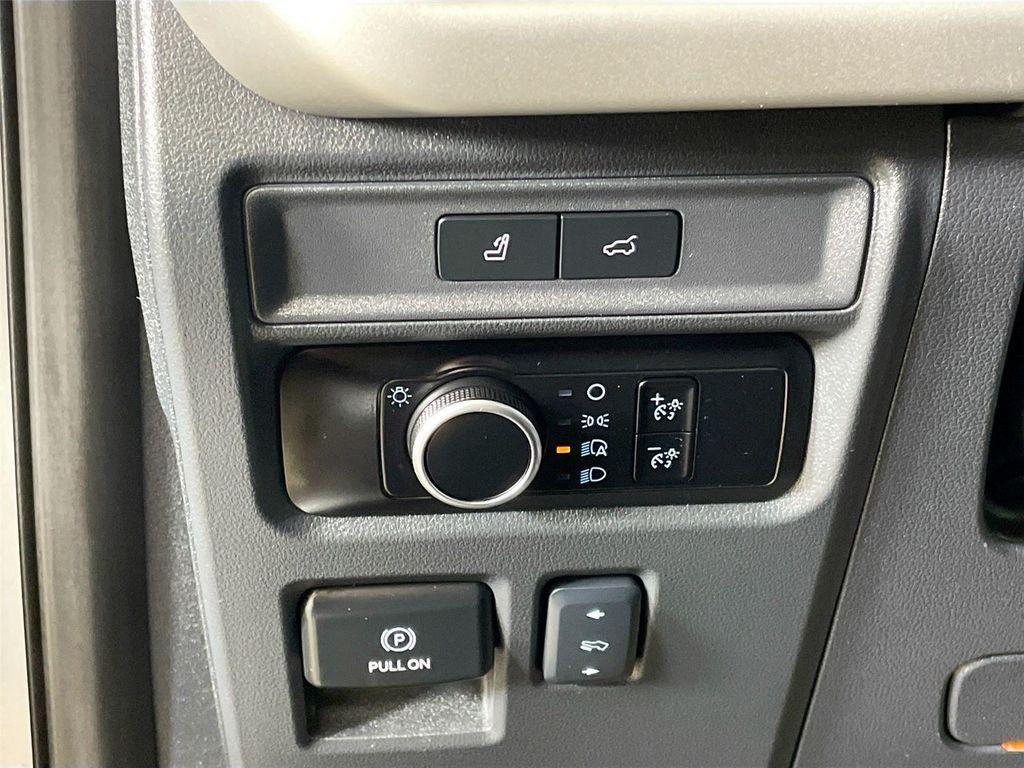 used 2024 Ford Expedition car, priced at $43,490