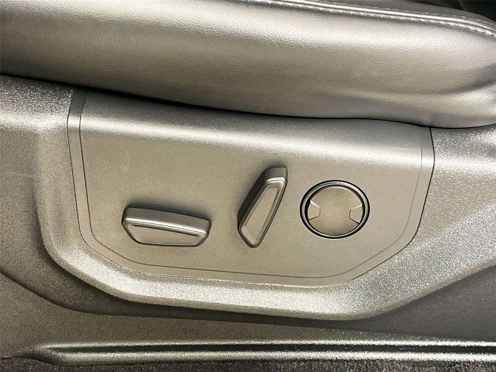 used 2024 Ford Expedition car, priced at $43,490