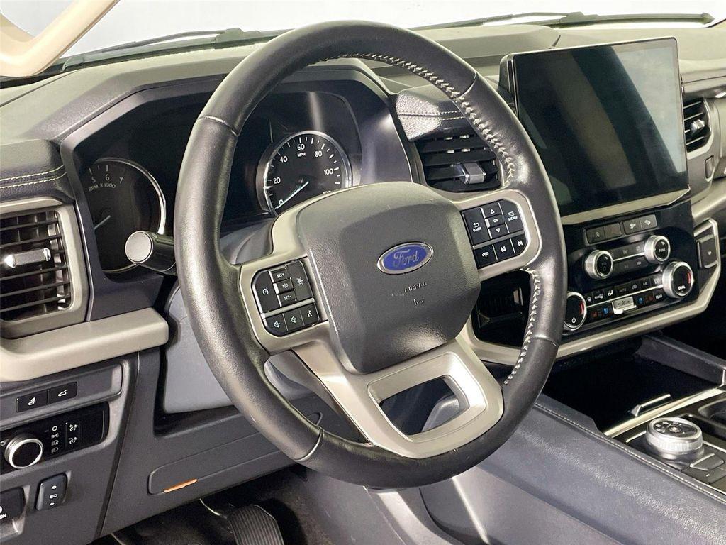 used 2024 Ford Expedition car, priced at $43,490