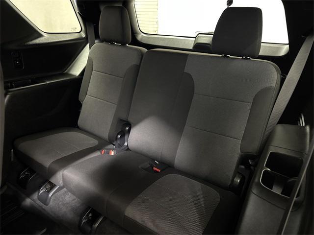 used 2023 Chevrolet Traverse car, priced at $28,130