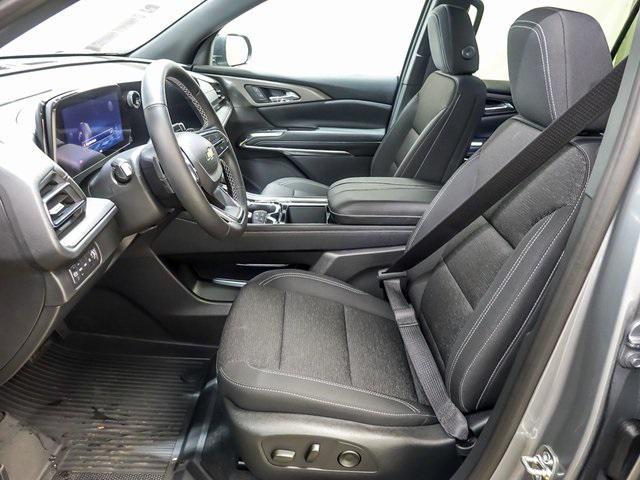 new 2026 Chevrolet Traverse car, priced at $38,995