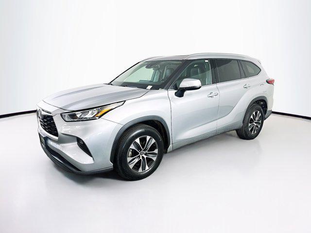 used 2020 Toyota Highlander car, priced at $26,422