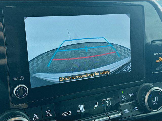 used 2023 Toyota Highlander car, priced at $30,487