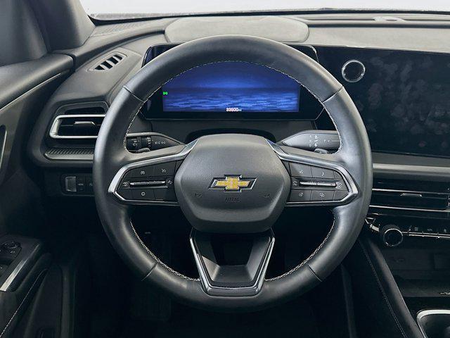 used 2025 Chevrolet Traverse car, priced at $31,987