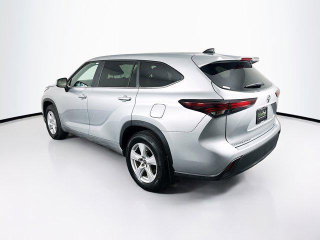 used 2024 Toyota Highlander car, priced at $30,987