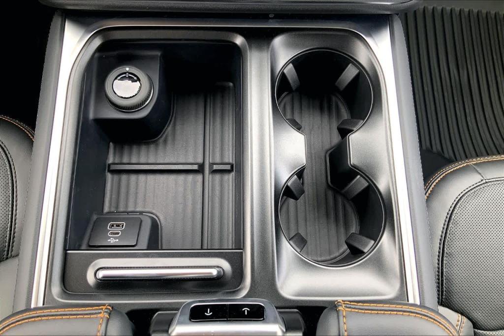 new 2026 Ford Expedition car, priced at $85,715