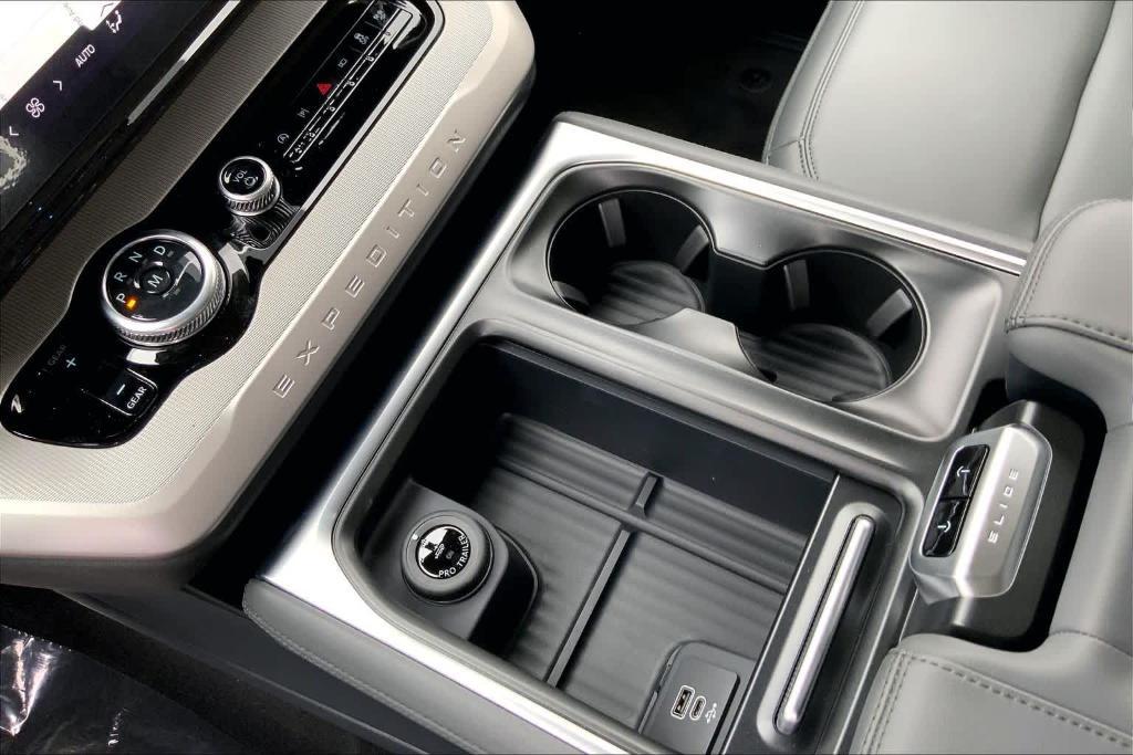 new 2026 Ford Expedition car, priced at $70,345