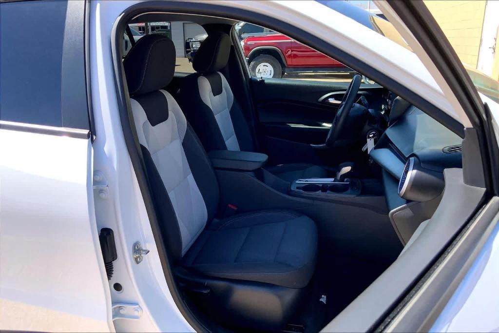 used 2025 Chevrolet Trax car, priced at $20,261