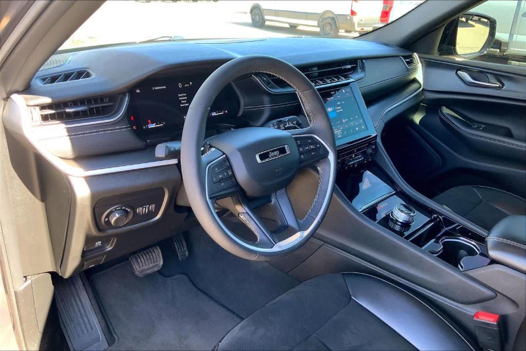 used 2023 Jeep Grand Cherokee car, priced at $27,975