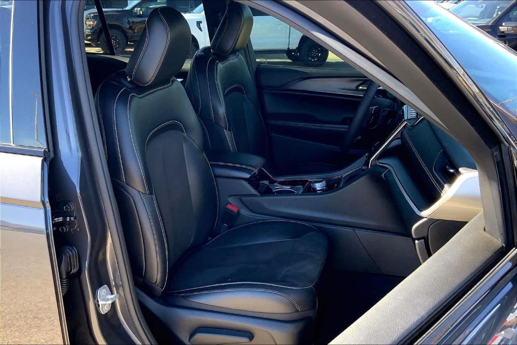 used 2023 Jeep Grand Cherokee car, priced at $27,975