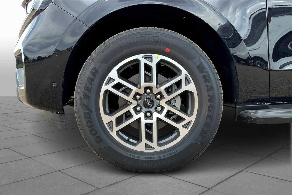 new 2025 Ford Expedition car, priced at $69,570