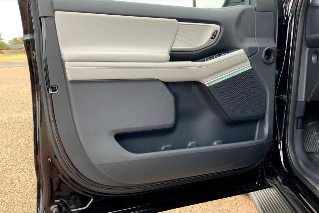 new 2025 Ford Expedition car, priced at $69,570