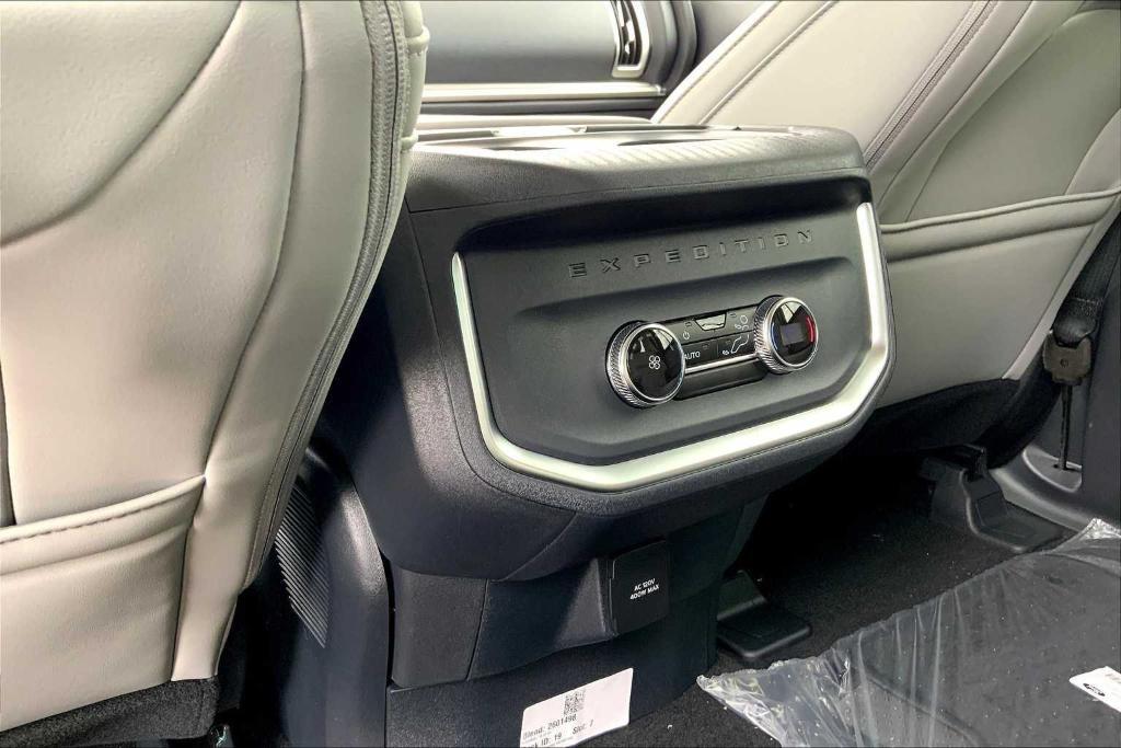 new 2025 Ford Expedition car, priced at $69,570