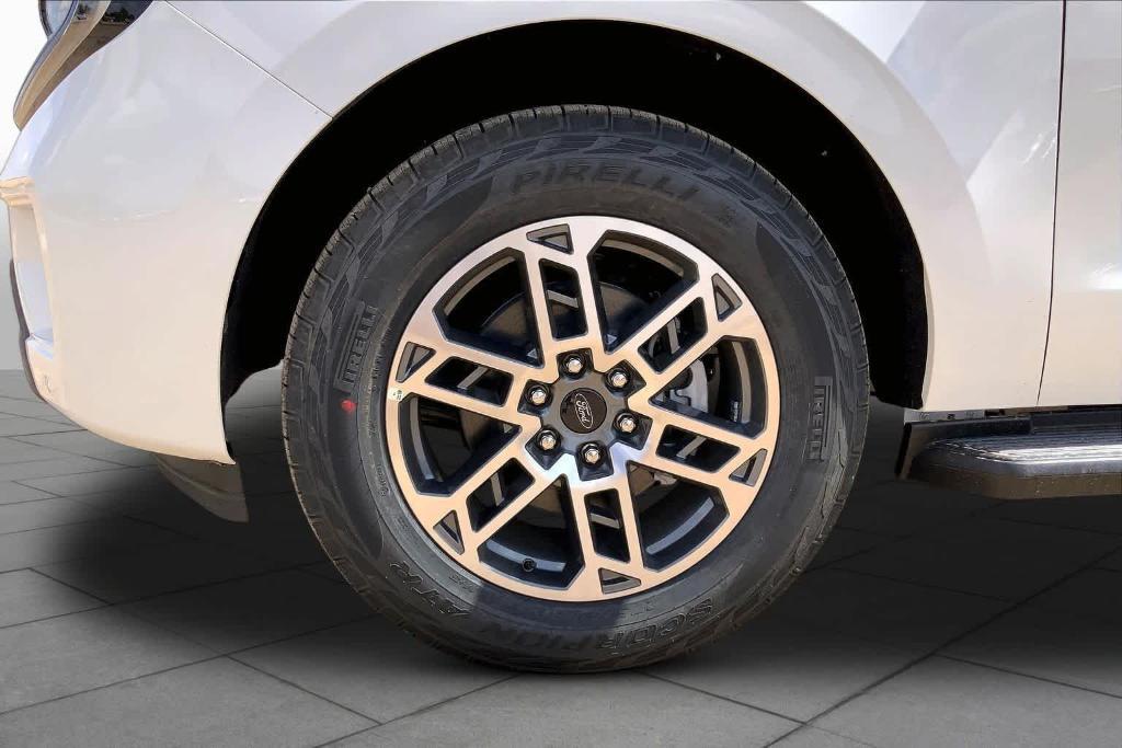new 2026 Ford Expedition car, priced at $74,095