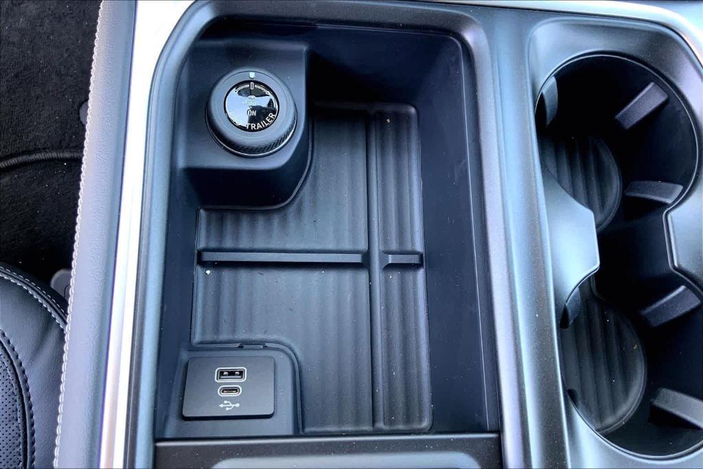 new 2026 Ford Expedition car, priced at $80,340