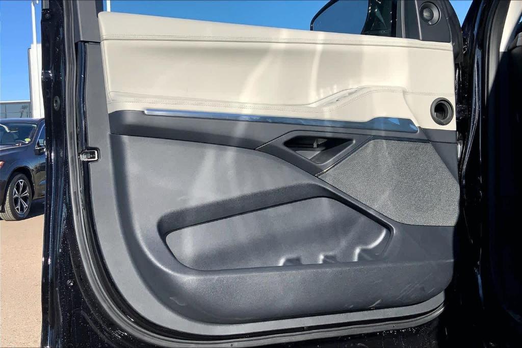 new 2025 Lincoln Navigator L car, priced at $98,015