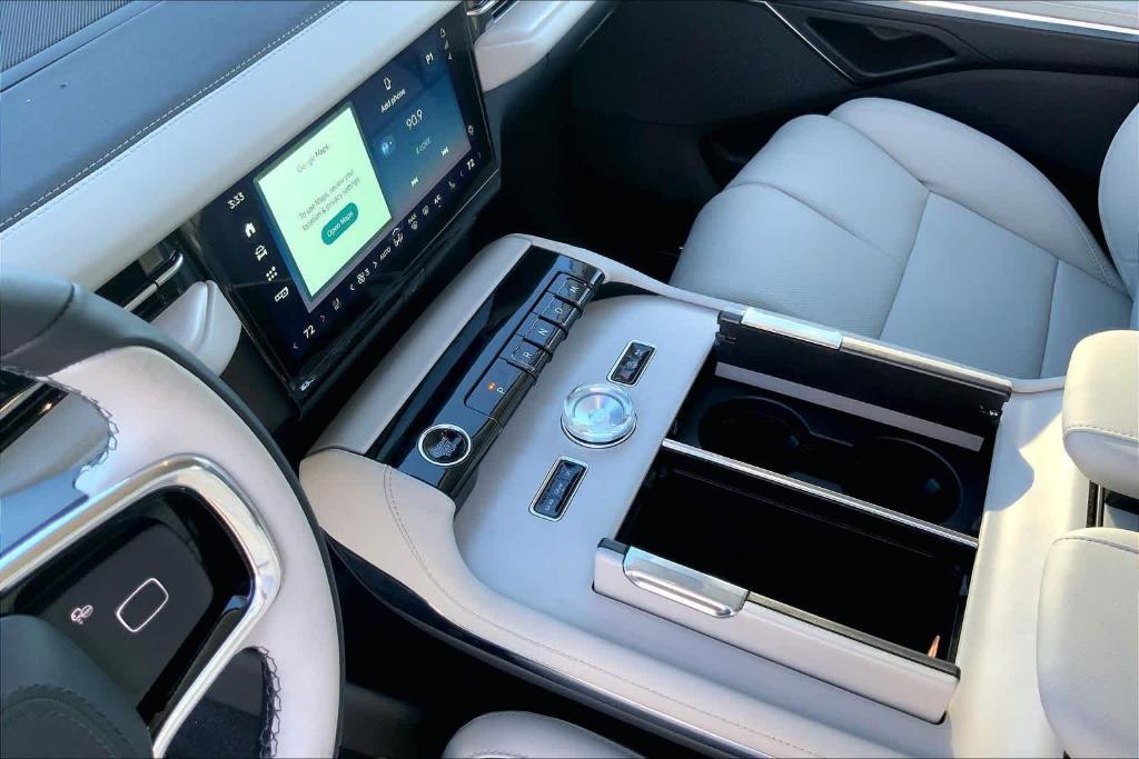 new 2025 Lincoln Navigator L car, priced at $98,015