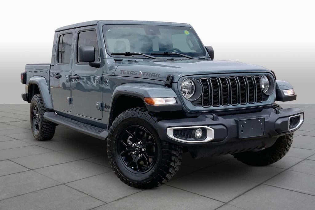 used 2025 Jeep Gladiator car, priced at $37,382