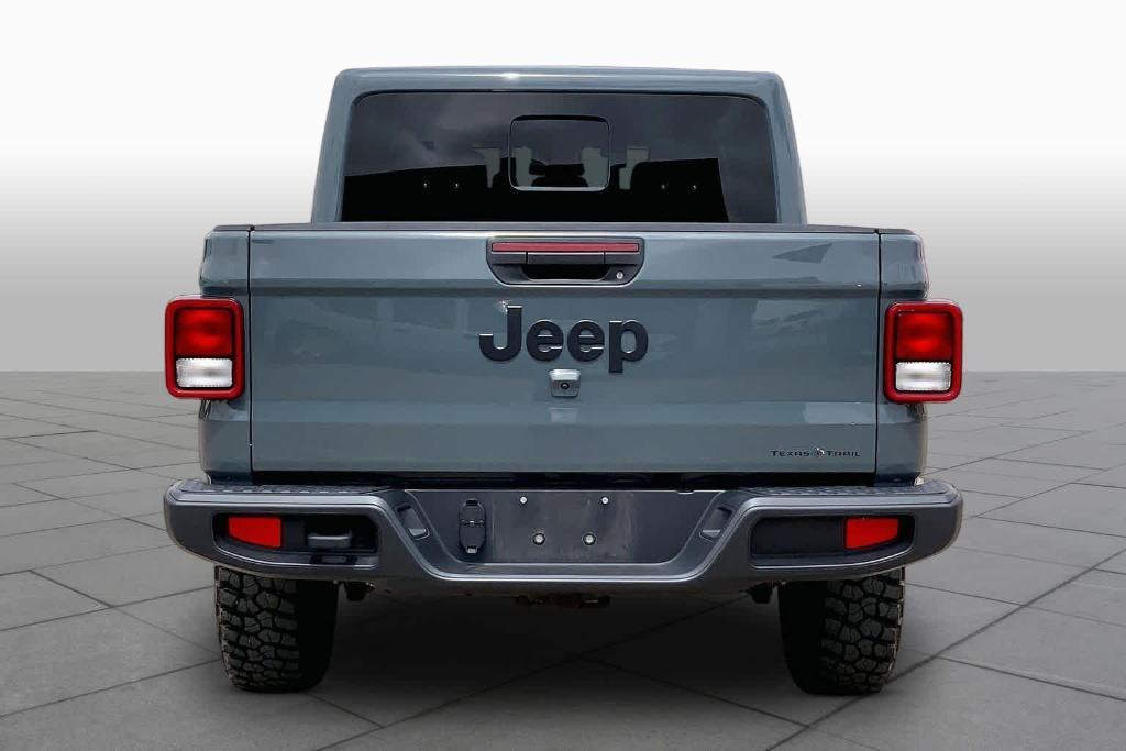 used 2025 Jeep Gladiator car, priced at $37,382