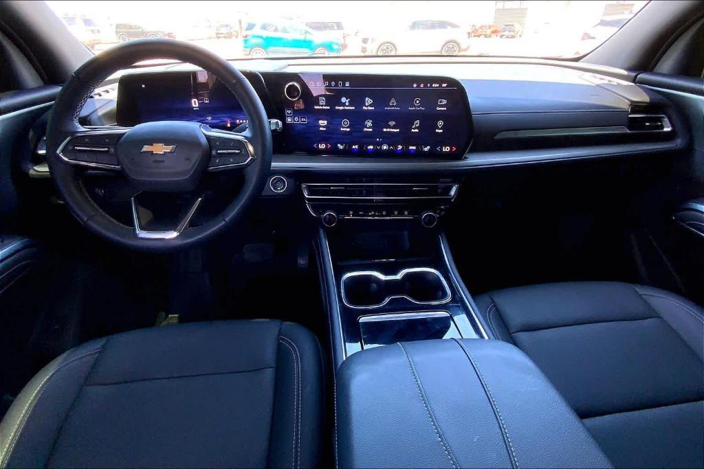 used 2024 Chevrolet Traverse car, priced at $35,114