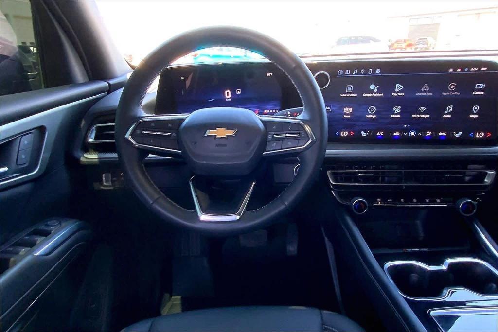 used 2024 Chevrolet Traverse car, priced at $35,114