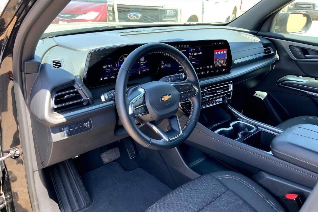 used 2025 Chevrolet Traverse car, priced at $37,615