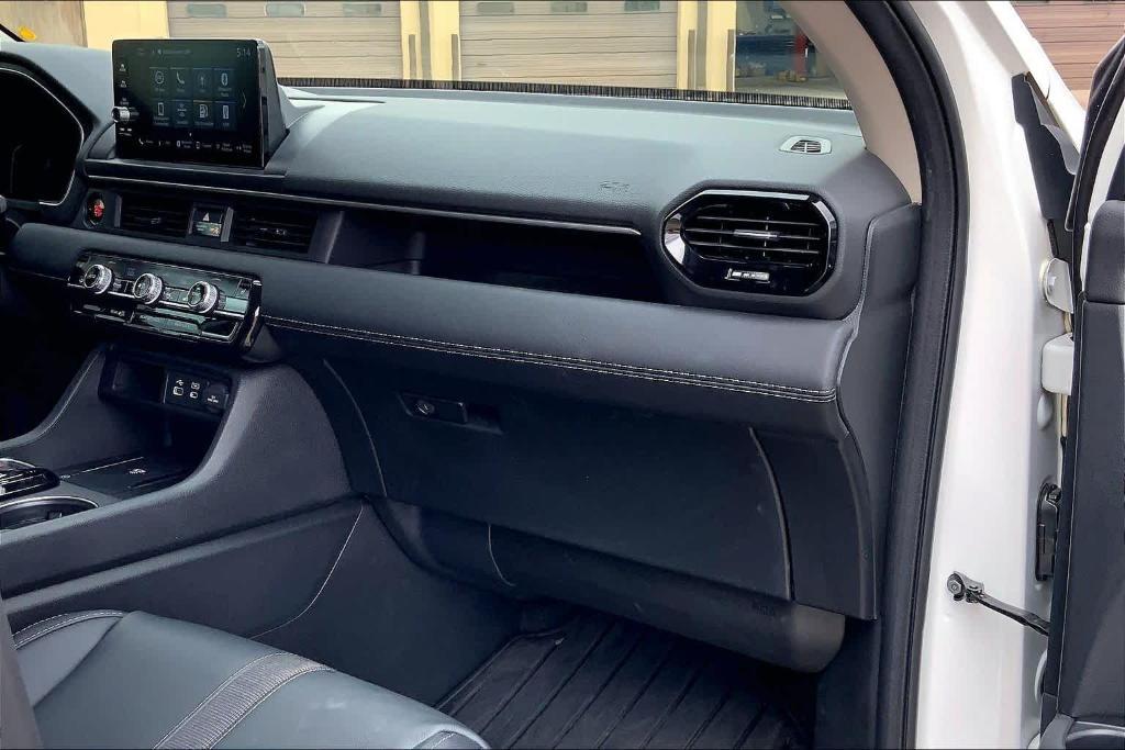 used 2025 Honda Pilot car, priced at $44,139