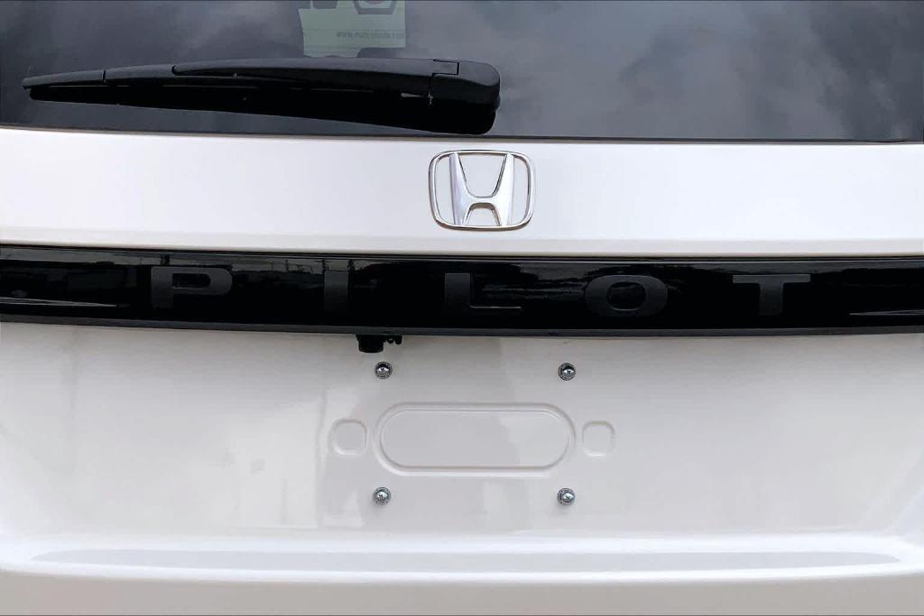used 2025 Honda Pilot car, priced at $44,139