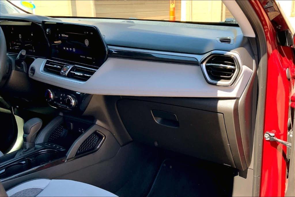 used 2025 Chevrolet TrailBlazer car, priced at $22,636