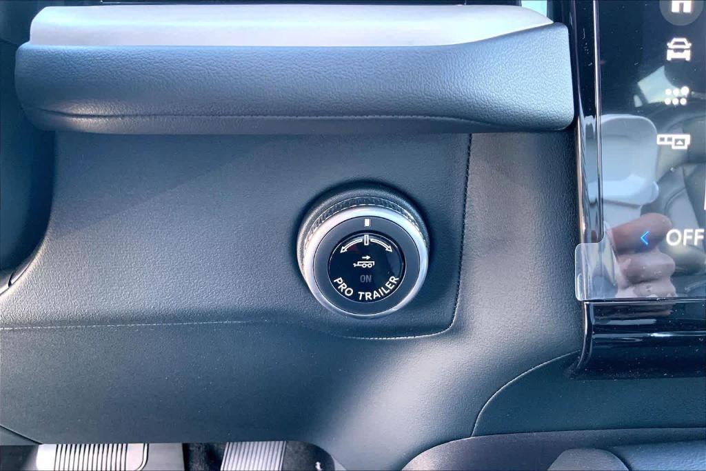 new 2025 Lincoln Navigator L car, priced at $101,575